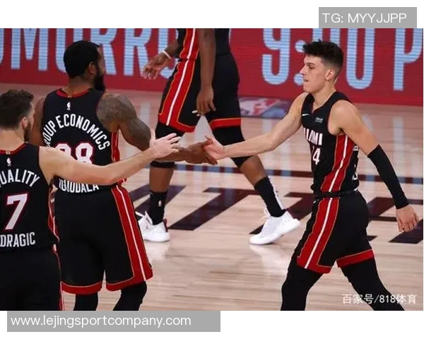 热火队友团建活动希罗分享游艇出海欢乐瞬间 热火队友团建活动希罗分享游艇出海欢乐瞬间